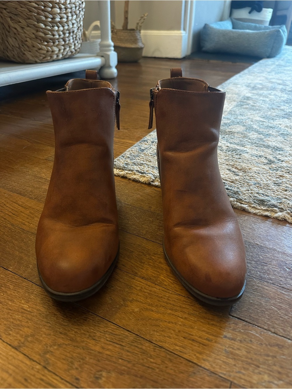 Dr. Scholl’s Women's Tan Ankle Boots - Sleek Zip Side Design